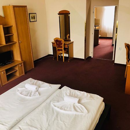 Hotel Geo Prága Kültér fotó